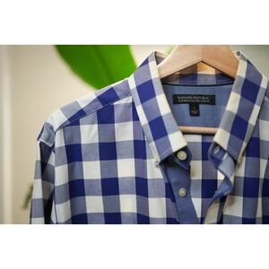 Banana Republic men’s large slim fit plaid dress shirt